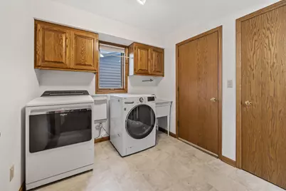 9425 W Harrison Ave, West Allis, WI 53227 - Photo 15