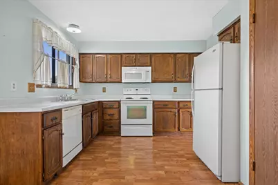 5748  Cambridge Ln #4, Racine, WI 53406 - Photo 5