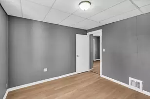 3573 N 11th St, Milwaukee, WI 53206 - Photo 11