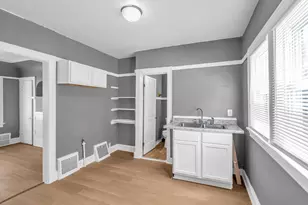 3573 N 11th St, Milwaukee, WI 53206 - Photo 5