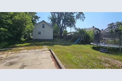 628 N 9th St, Manitowoc, WI 54220 - Photo 3