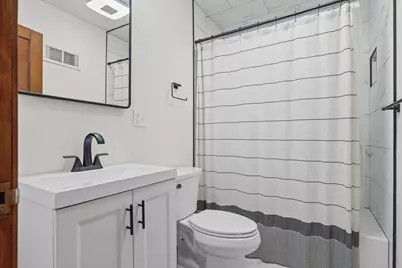 2113  16th St, La Crosse, WI 54601 - Photo 13