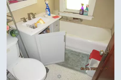 3711 N Dr William Finlayson St, Milwaukee, WI 53212 - Photo 7