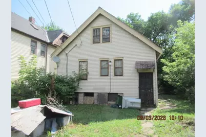 3711 N Dr William Finlayson St, Milwaukee, WI 53212 - Photo 3