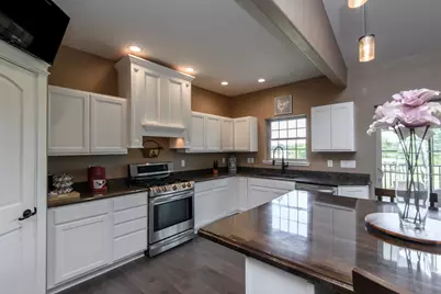 647 E Clancy St, Jefferson, WI 53549 - Photo 7