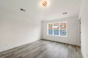 228 E Brown St, Milwaukee, WI 53212 - Photo 15