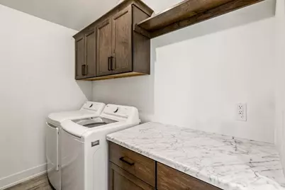 228 E Brown St, Milwaukee, WI 53212 - Photo 13
