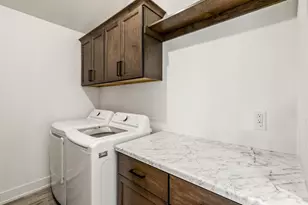 228 E Brown St, Milwaukee, WI 53212 - Photo 13