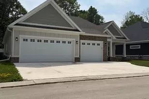 327 Lynx Ln, Manitowoc, WI 54220 - Photo 1