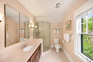 2029 Underwood Ave, Wauwatosa, WI 53213 - Photo 15