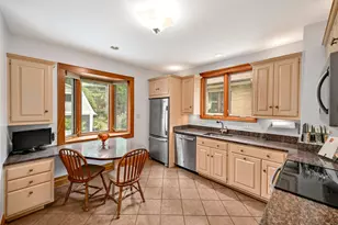2029 Underwood Ave, Wauwatosa, WI 53213 - Photo 7