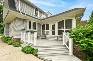 2029 Underwood Ave, Wauwatosa, WI 53213 - Photo 21