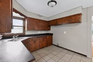 8000 W Mill Rd, Milwaukee, WI 53218 - Photo 19