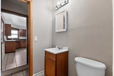8000 W Mill Rd, Milwaukee, WI 53218 - Photo 31
