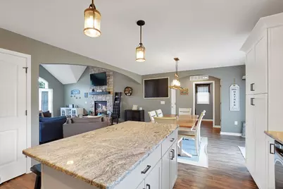404  Appletree Ln, Eagle, WI 53119 - Photo 7