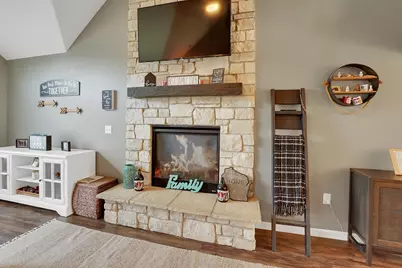 404  Appletree Ln, Eagle, WI 53119 - Photo 13
