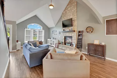 404  Appletree Ln, Eagle, WI 53119 - Photo 11