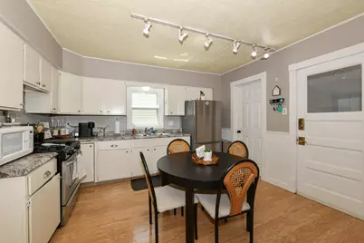 2059 S 68th St, West Allis, WI 53219 - Photo 9