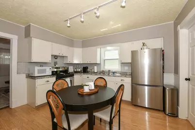 2059 S 68th St, West Allis, WI 53219 - Photo 11