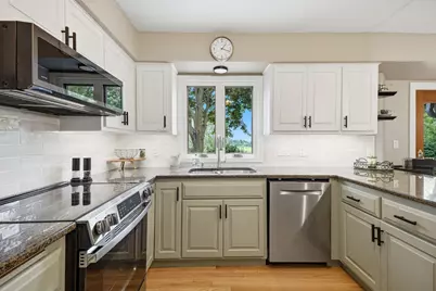 2927  Willard Ln, Waukesha, WI 53188 - Photo 5