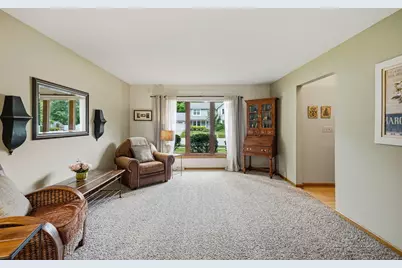 2927  Willard Ln, Waukesha, WI 53188 - Photo 9