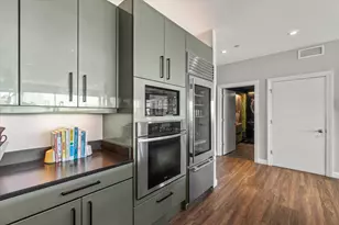 545 E Wells St, Milwaukee, WI 53202 - Photo 15