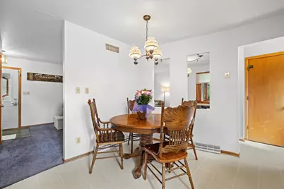 1129  Bluebird Ln, Racine, WI 53182 - Photo 9