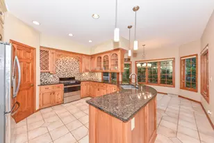 W71N428 Mulberry Ave, Cedarburg, WI 53012 - Photo 17