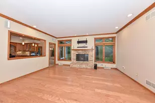 W71N428 Mulberry Ave, Cedarburg, WI 53012 - Photo 9