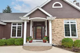 W71N428 Mulberry Ave, Cedarburg, WI 53012 - Photo 3