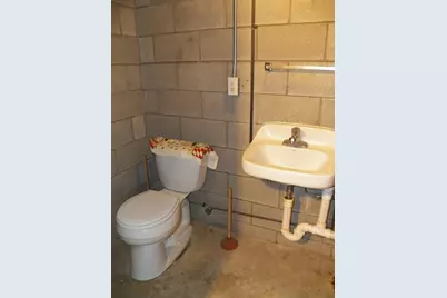 722 S 31 St, Manitowoc, WI 54220 - Photo 23