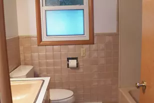 722 S 31st St, Manitowoc, WI 54220 - Photo 5
