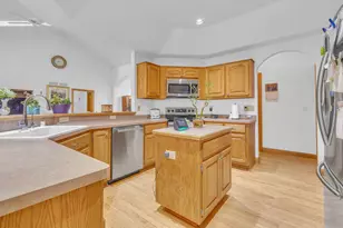 1828 Blackfoot Ct, Grafton, WI 53024 - Photo 7