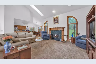 1828  Blackfoot Ct, Grafton, WI 53024 - Photo 3