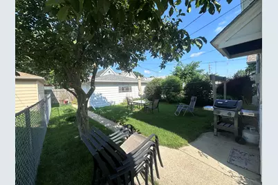 3459 N Bremen St, Milwaukee, WI 53212 - Photo 5