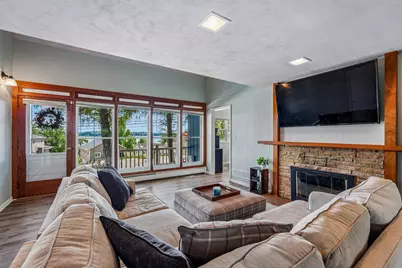 425 W Wisconsin Ave, Pewaukee, WI 53072 - Photo 7