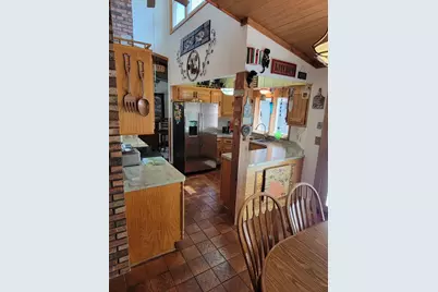 3165 S Manor Ct, New Berlin, WI 53151 - Photo 9