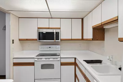 7040  Mariner Dr #202, Racine, WI 53406 - Photo 7
