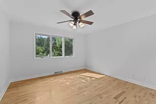 409 Red Coat Ct, Racine, WI 53185 - Photo 15