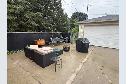 1616 E Eden Pl, Saint Francis, WI 53235 - Photo 3