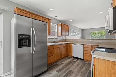 1246  Lombardi Way, Waukesha, WI 53186 - Photo 9