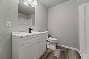 1246 Lombardi Way, Waukesha, WI 53186 - Photo 23