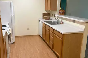 7123 Fieldview Dr, Racine, WI 53406 - Photo 5