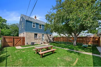 5700 N Sidney Pl, Glendale, WI 53209 - Photo 19
