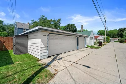 5700 N Sidney Pl, Glendale, WI 53209 - Photo 21