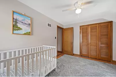 5700 N Sidney Pl, Glendale, WI 53209 - Photo 15