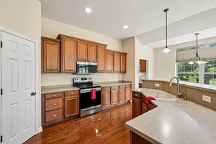 N66W23663 Hillview Dr, Sussex, WI 53089 - Photo 21