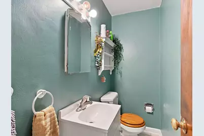 2815  School St, Two Rivers, WI 54241 - Photo 7