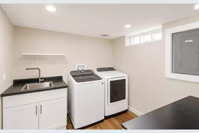242 E Gauer Cir, Milwaukee, WI 53207 - Photo 15