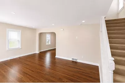 242 E Gauer Cir, Milwaukee, WI 53207 - Photo 7